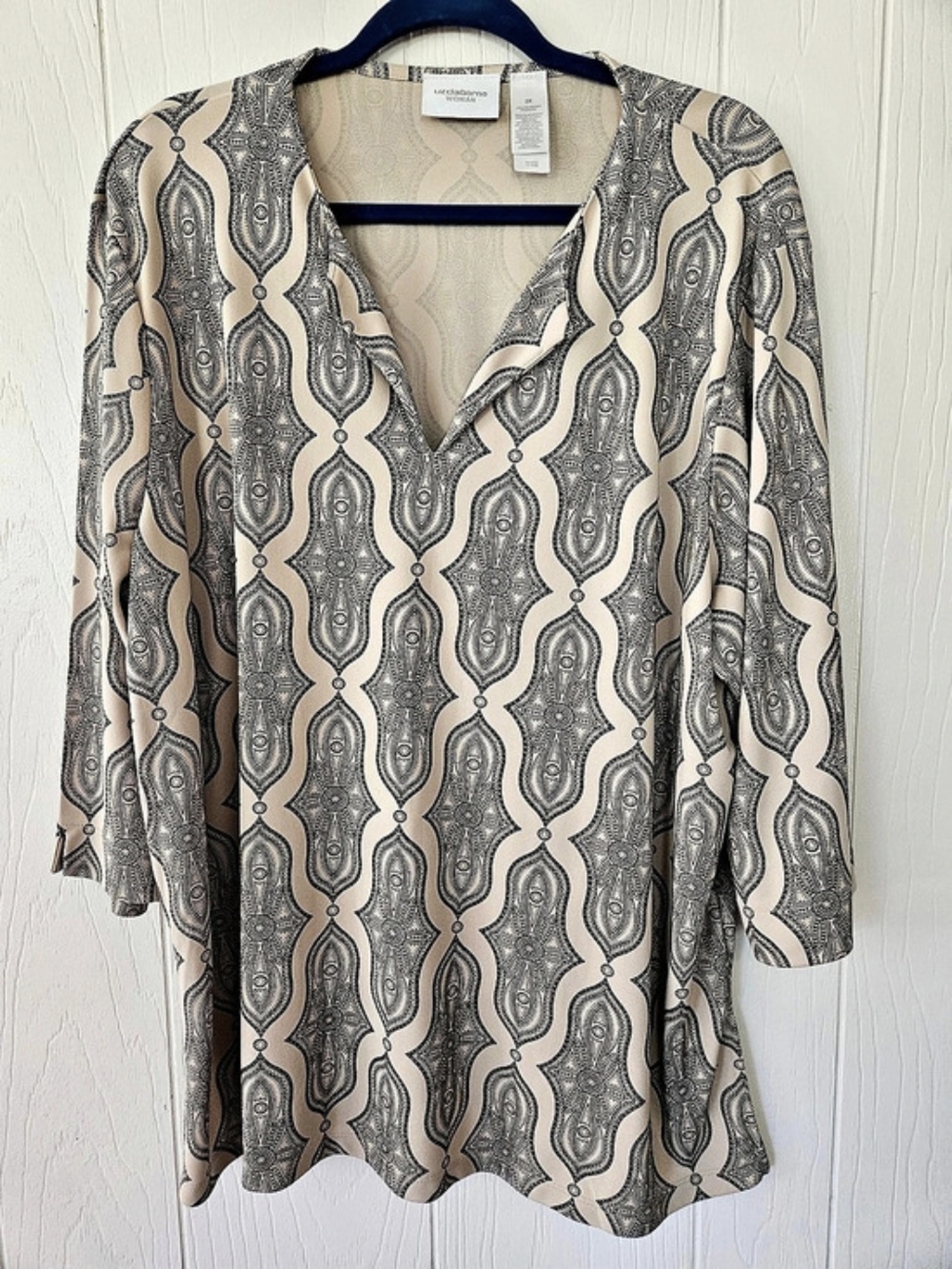 Liz Claiborne Geometric V-Neck Blouse in Beige & Black Size 3X